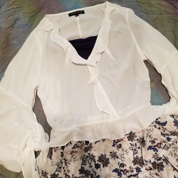 Detailed ruffled sheer ivory top - Picture 3 of 4
